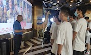 体育学院办公室党支部和学生党支部联合开展主题党日活动