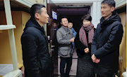 体育学院领导走访宿舍看望返校学生